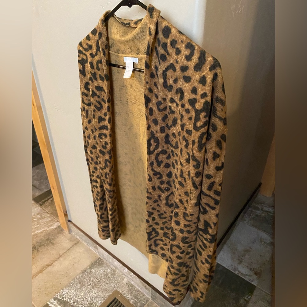 H&M| Small| Leopard print cardigan| worn once or twice| Great condition. - Picture 6 of 6